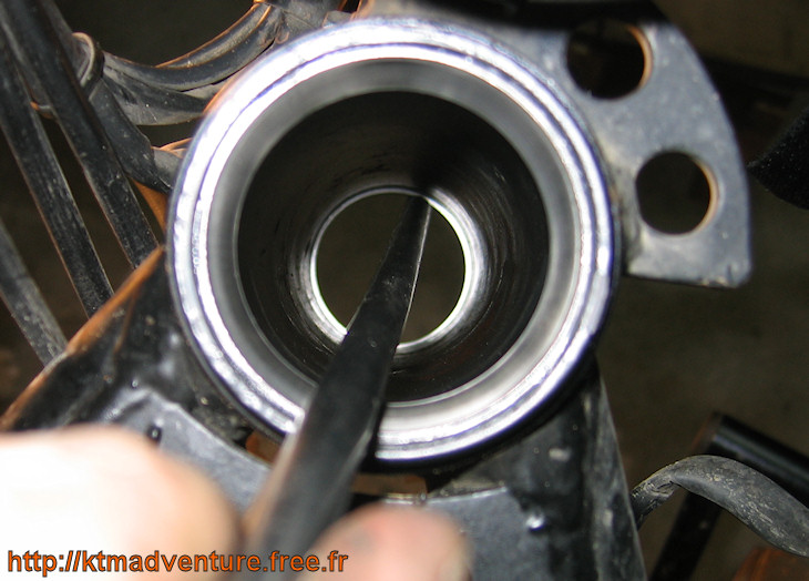 Prix changement roulement colonne direction moto